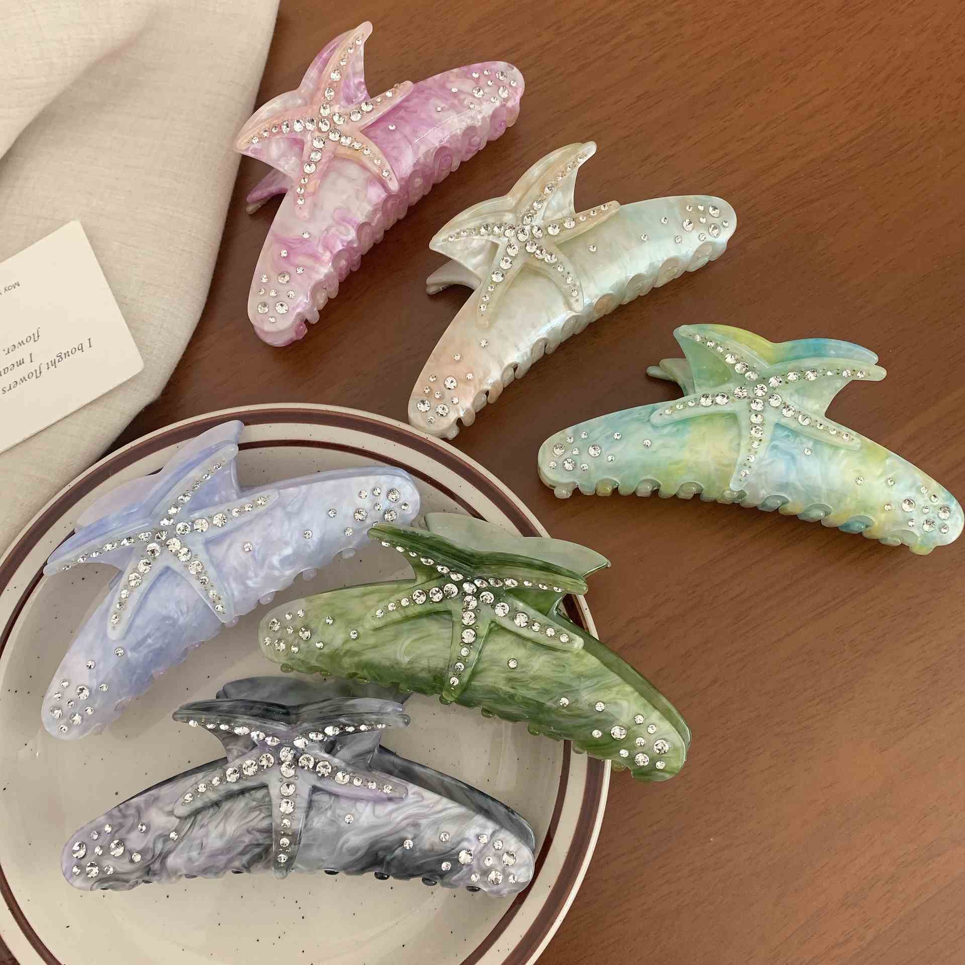 Perché il fermaglio per capelli Summer Starfish è l'accessorio indispensabile per questa stagione?