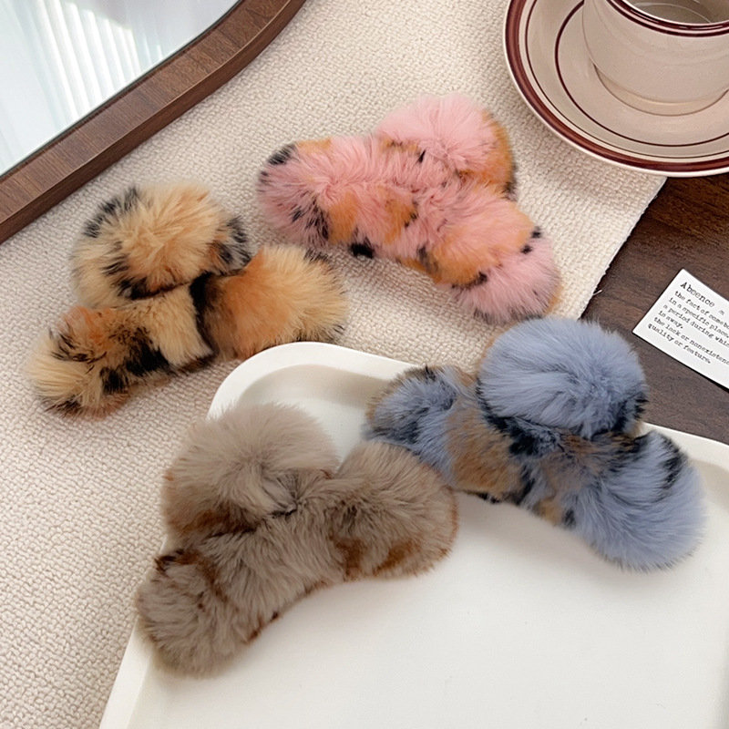 Fashion Winter Women Fashion Accessori per capelli selvaggi Clip per capelli per capelli Claw peluche capelli peluche